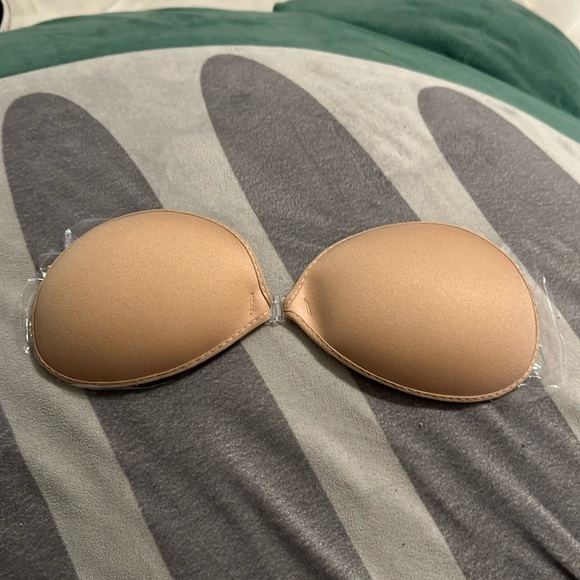 Invisible adhesive bra - Picture 1 of 5